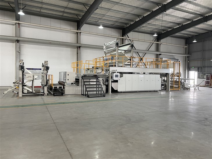 Máquina de laminação com prensa de correia dupla