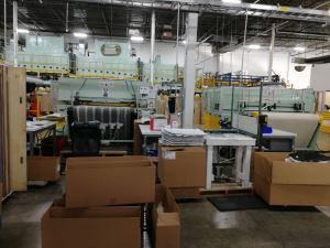 Máquina de corte de correia transportadora de produtos automotivos